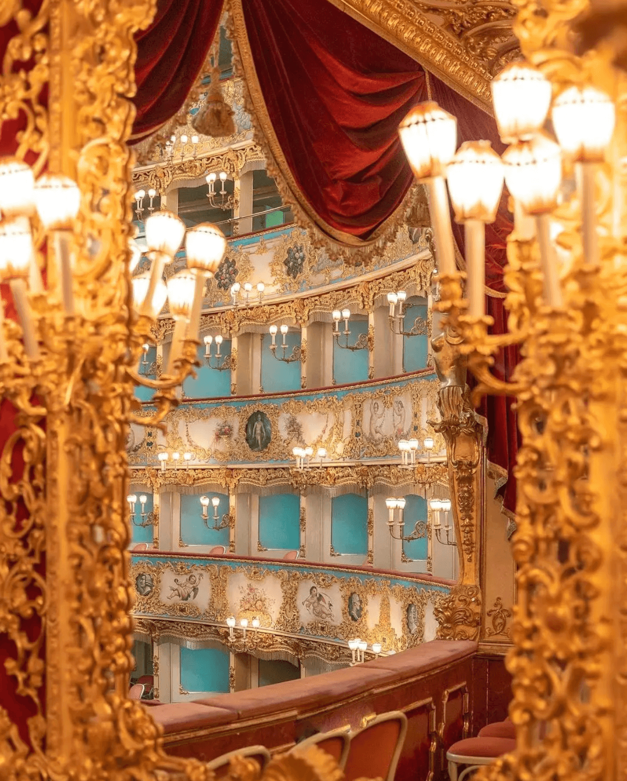 Venice Opera House オペラハウス　インテリア La Fenice Opera House: Where Art Survives the Flames